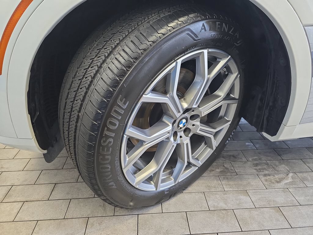 Used 2023 BMW X7 xDrive40i w/ Executive Package AWD/4WD image 37