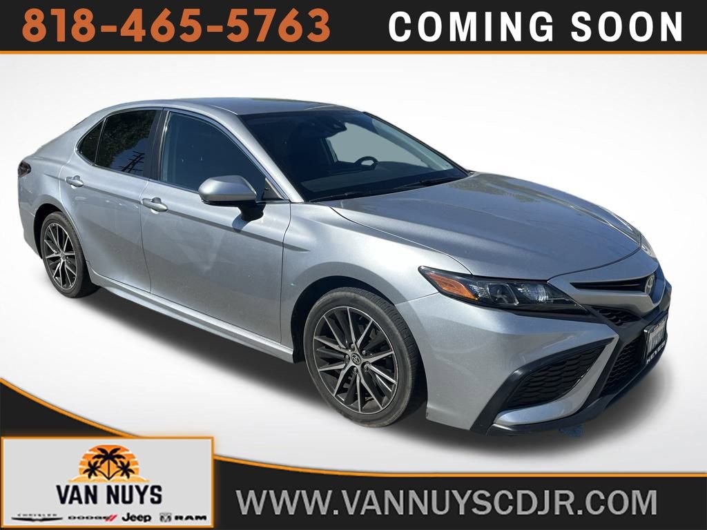 Used 2021 Toyota Camry SE w/ Convenience Package