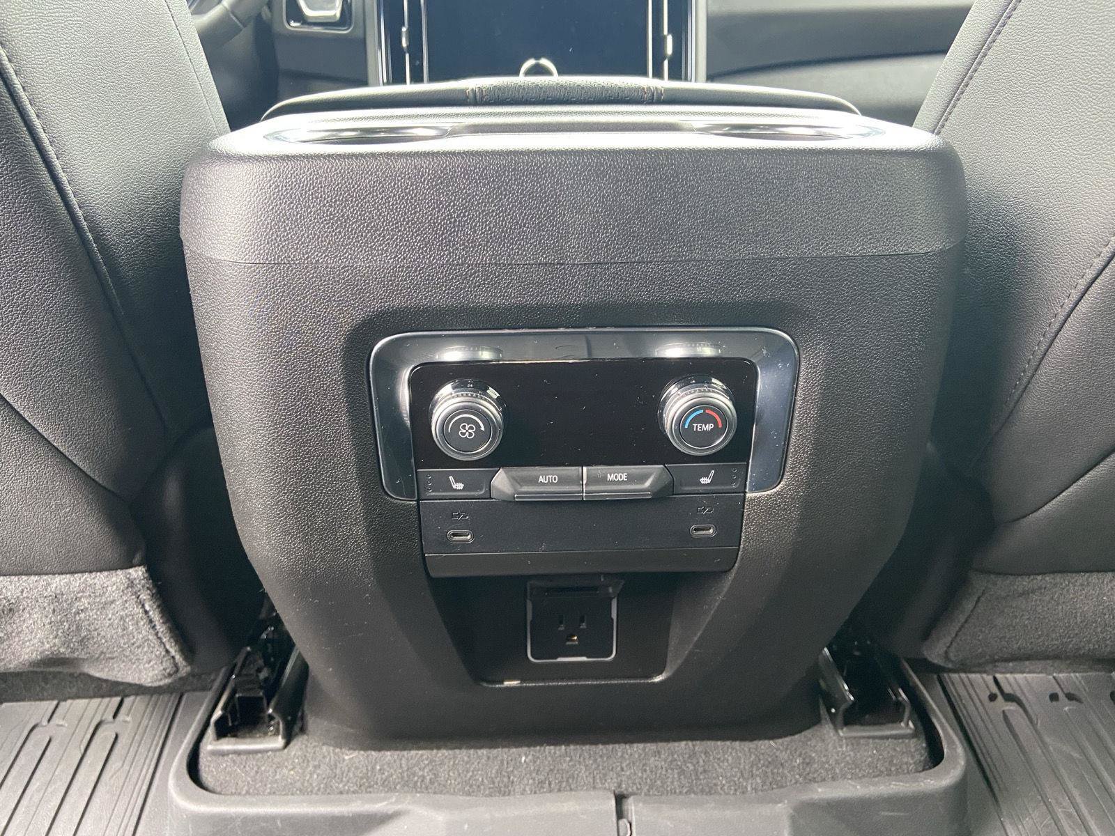 Used 2026 GMC Yukon AT4 w/ LPO, Floor Liner Package AWD/4WD image 20