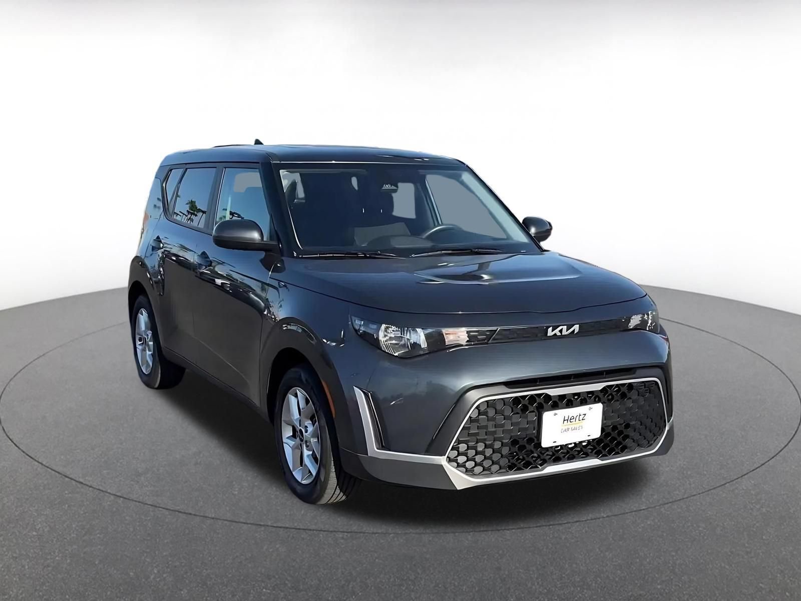 Used 2025 Kia Soul LX w/ LX Technology Package FWD image 3