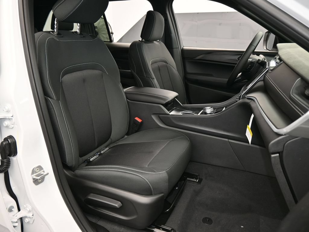 New 2026 Jeep Grand Cherokee Laredo X AWD/4WD image 42