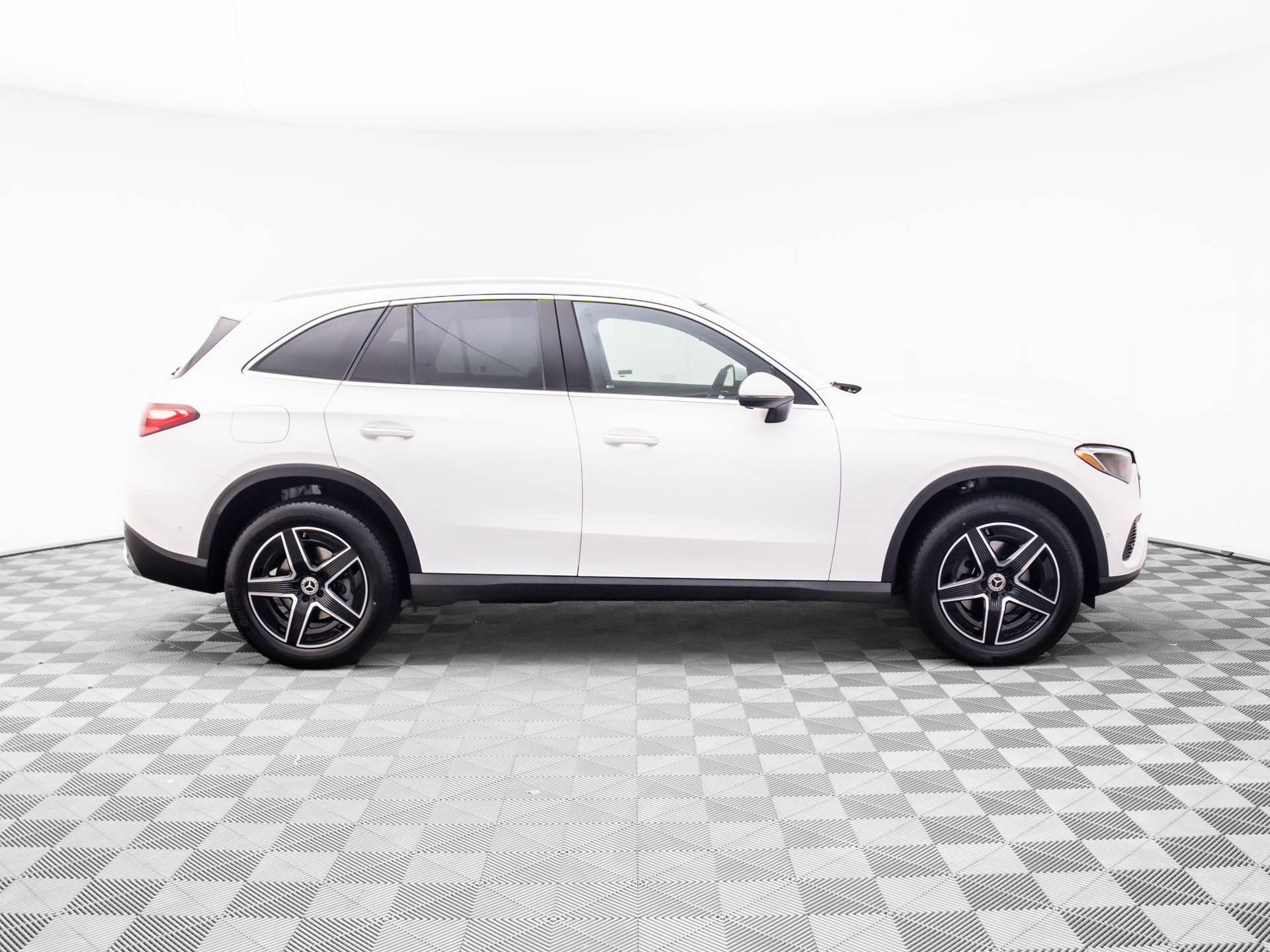 New 2026 Mercedes-Benz GLC 300 4MATIC image 6