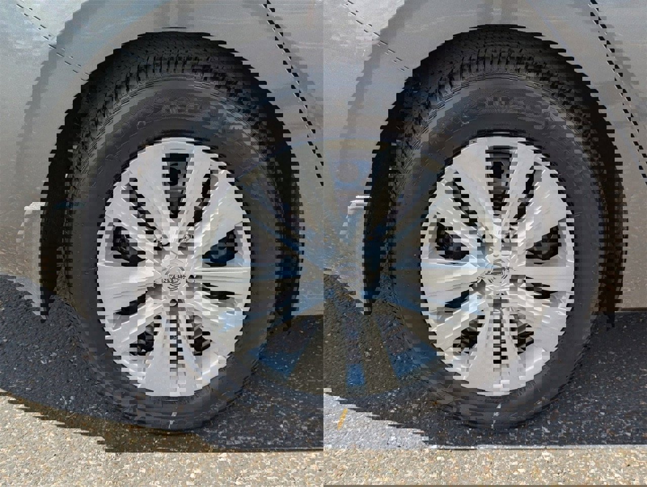 New 2025 Nissan Sentra S image 9