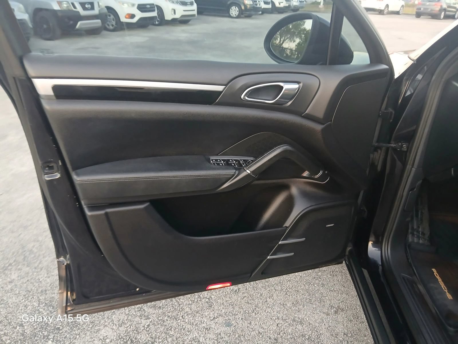Used 2011 Porsche Cayenne AWD/4WD image 10