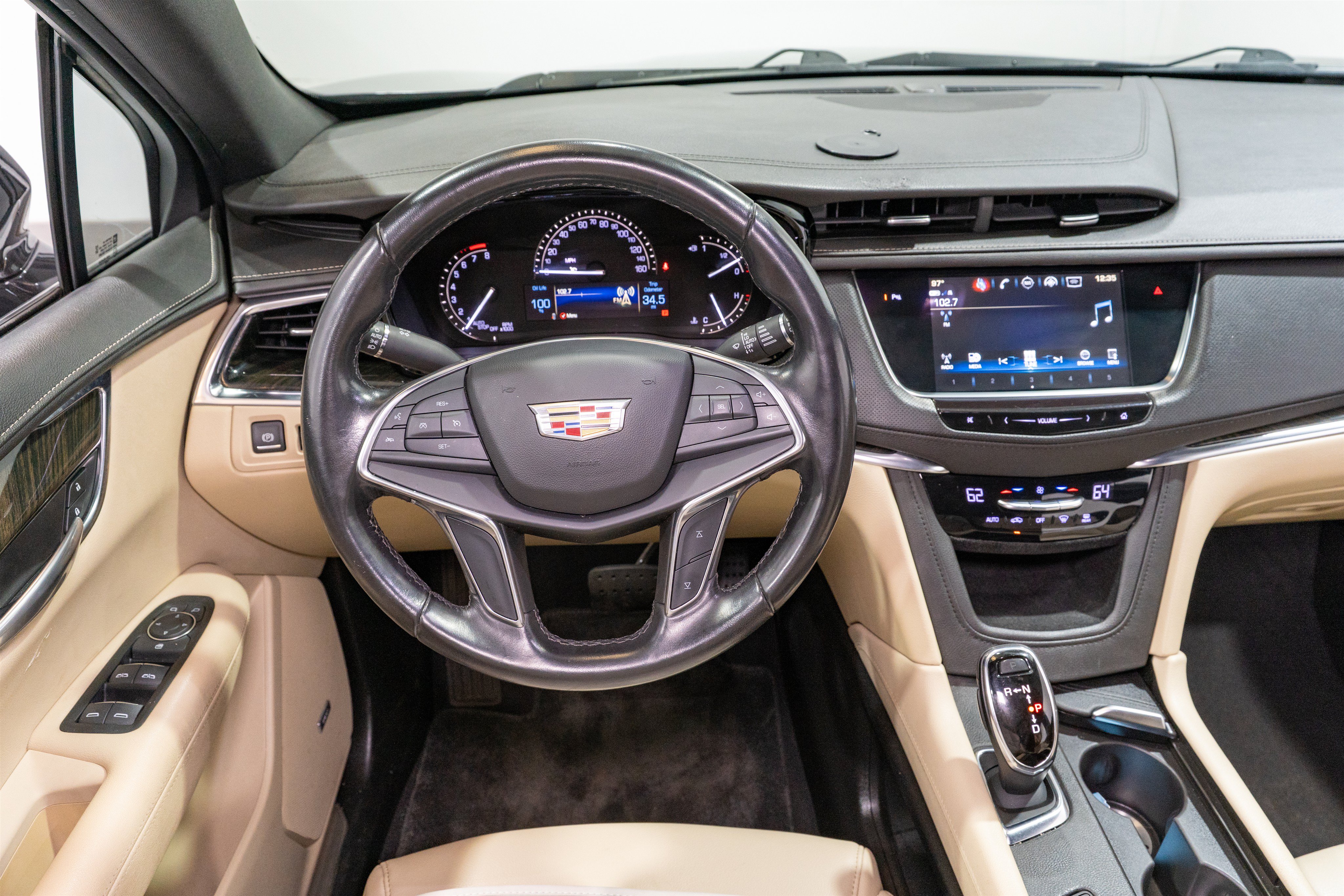 Used 2019 Cadillac XT5 FWD image 11