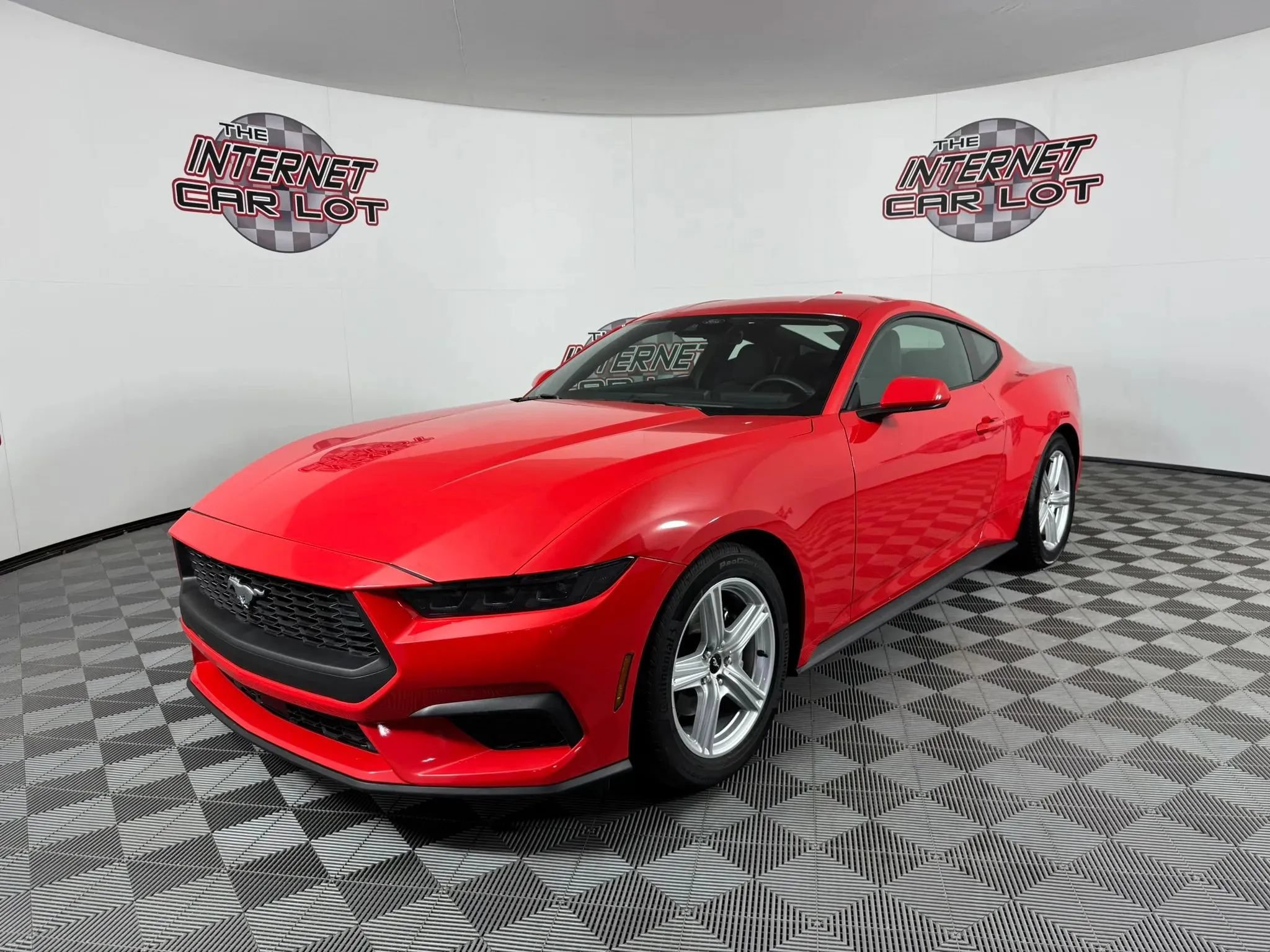 Used 2026 Ford Mustang Coupe RWD image 3