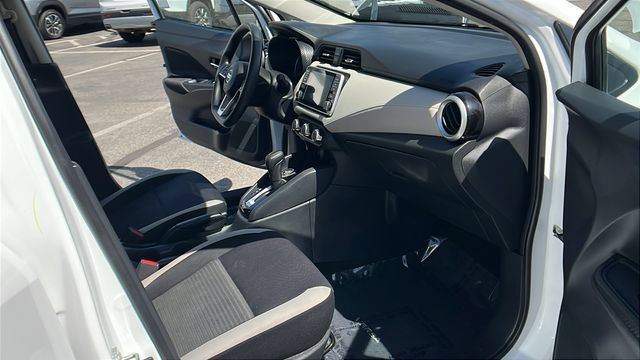 Used 2022 Nissan Versa SV FWD image 13