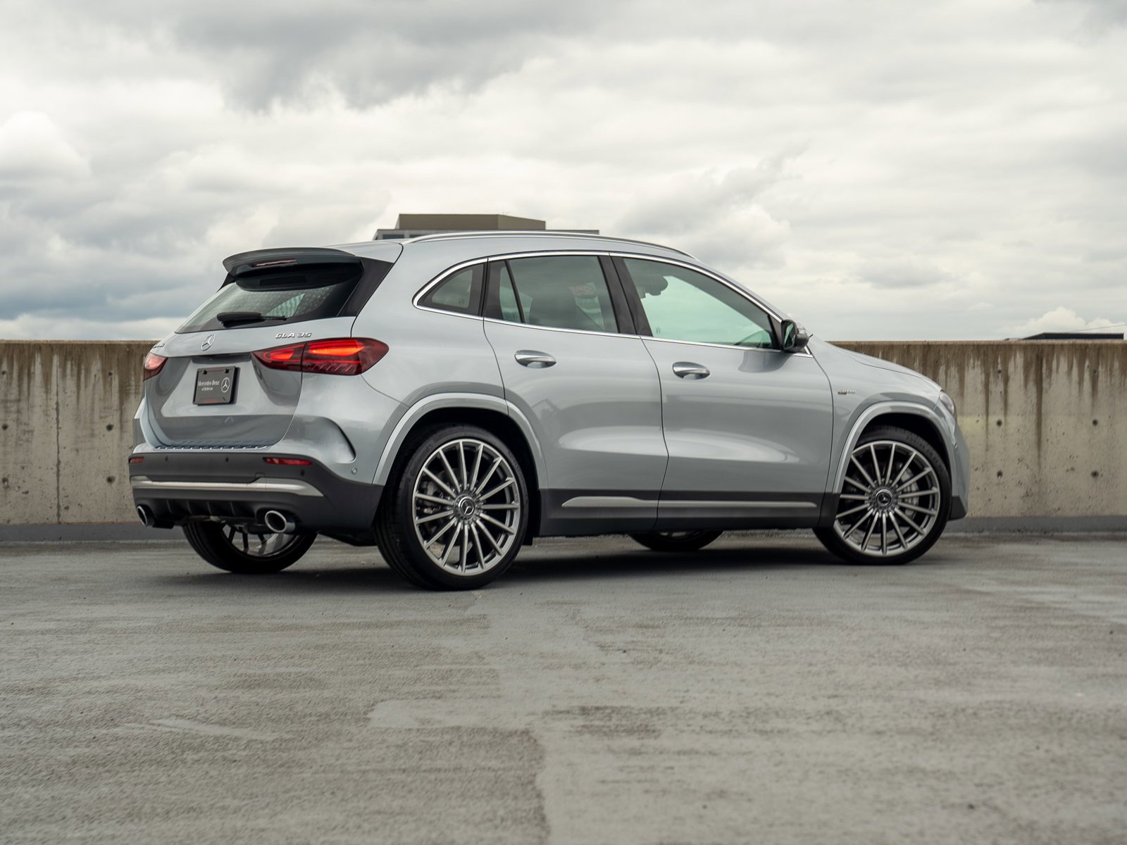 Used 2025 Mercedes-Benz GLA 35 AMG 4MATIC image 4