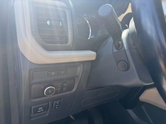 Used 2024 Ford Expedition Limited image 24