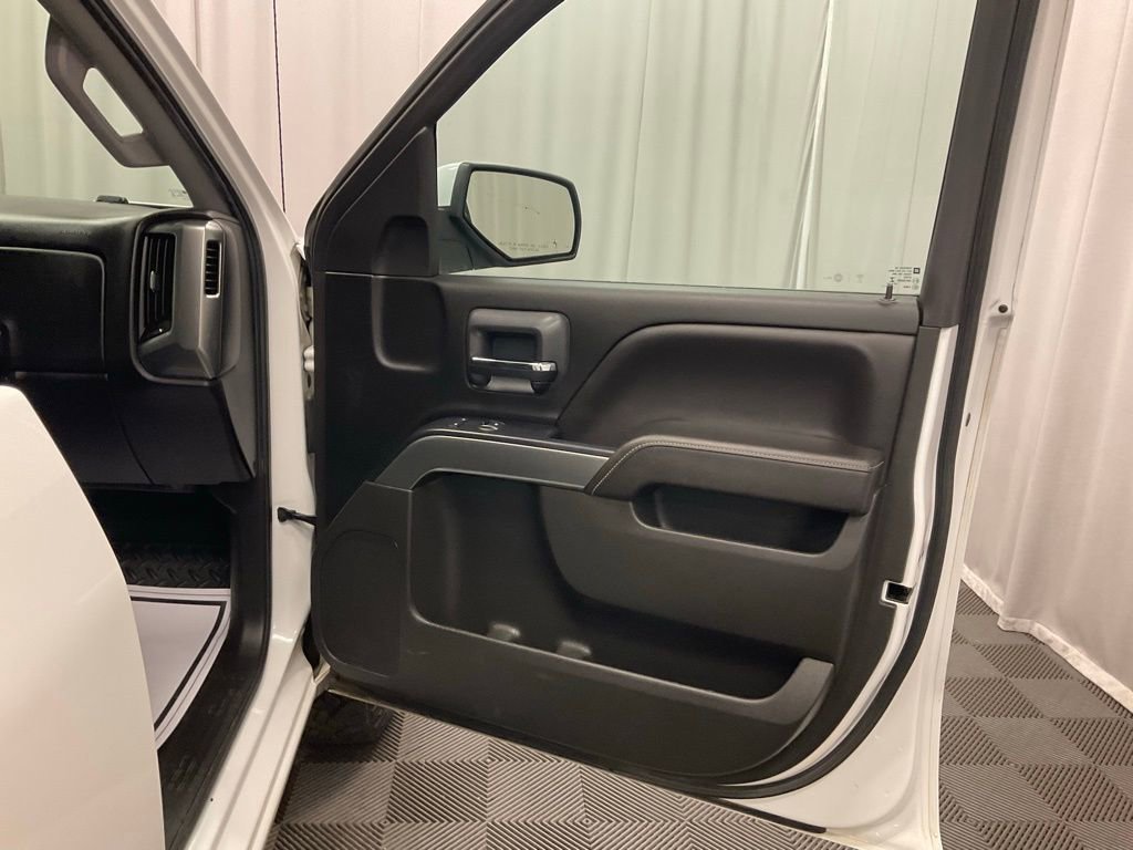 Used 2018 Chevrolet Silverado 1500 LT w/ All Star Edition image 28