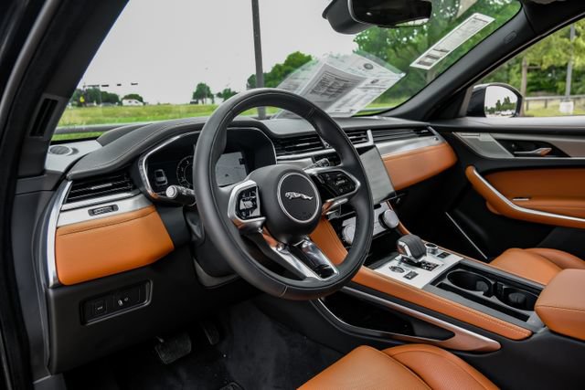 Used 2026 Jaguar F-PACE R-Dynamic S AWD/4WD image 2