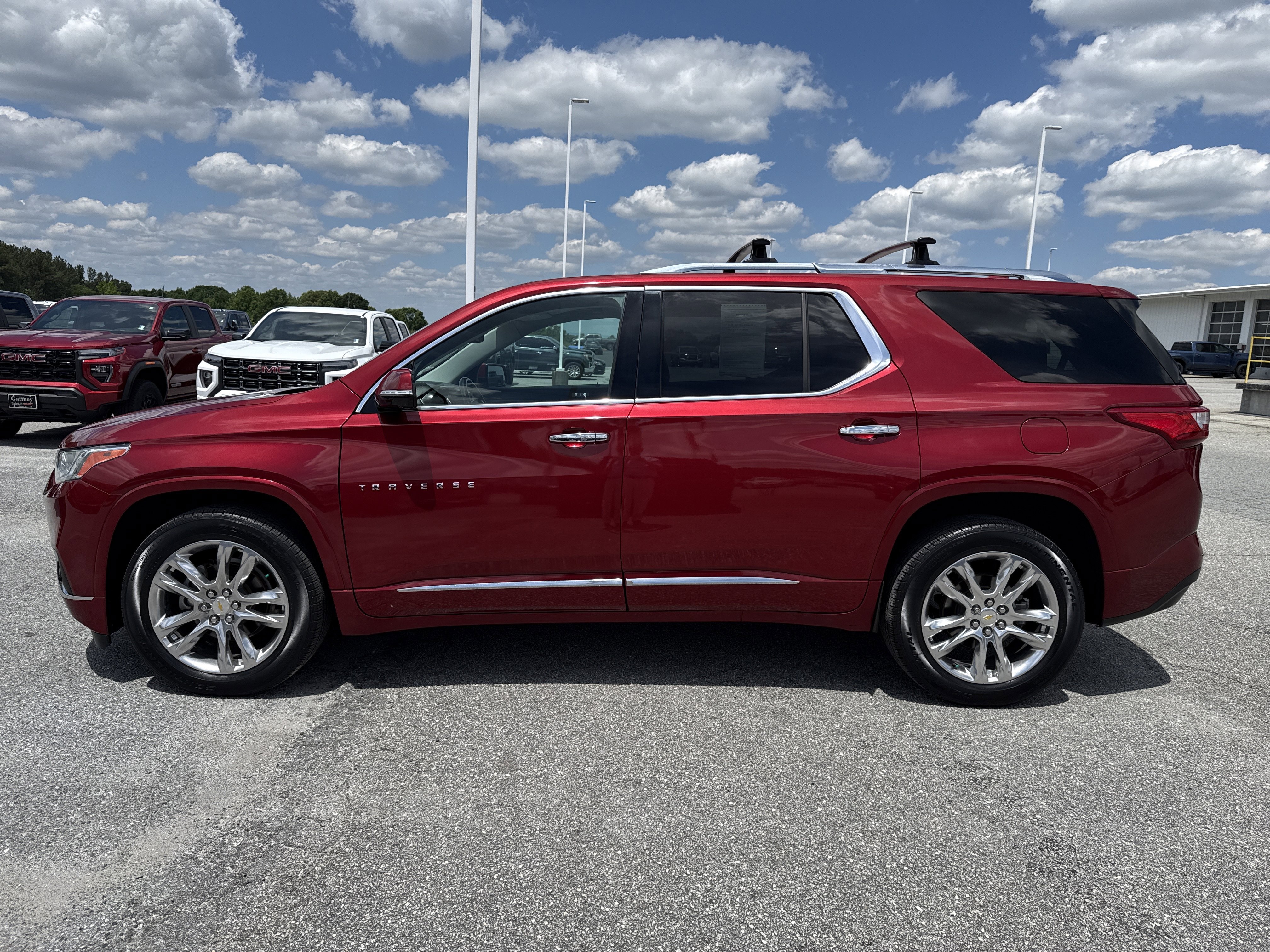 Used 2020 Chevrolet Traverse High Country w/ LPO, Cargo Package AWD/4WD image 9