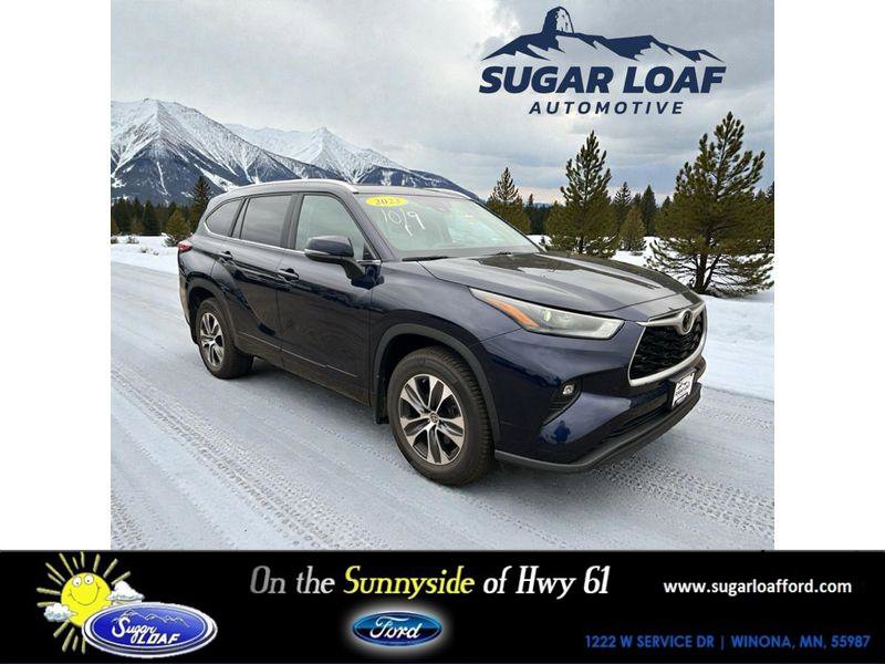 Used 2023 Toyota Highlander XLE image 1