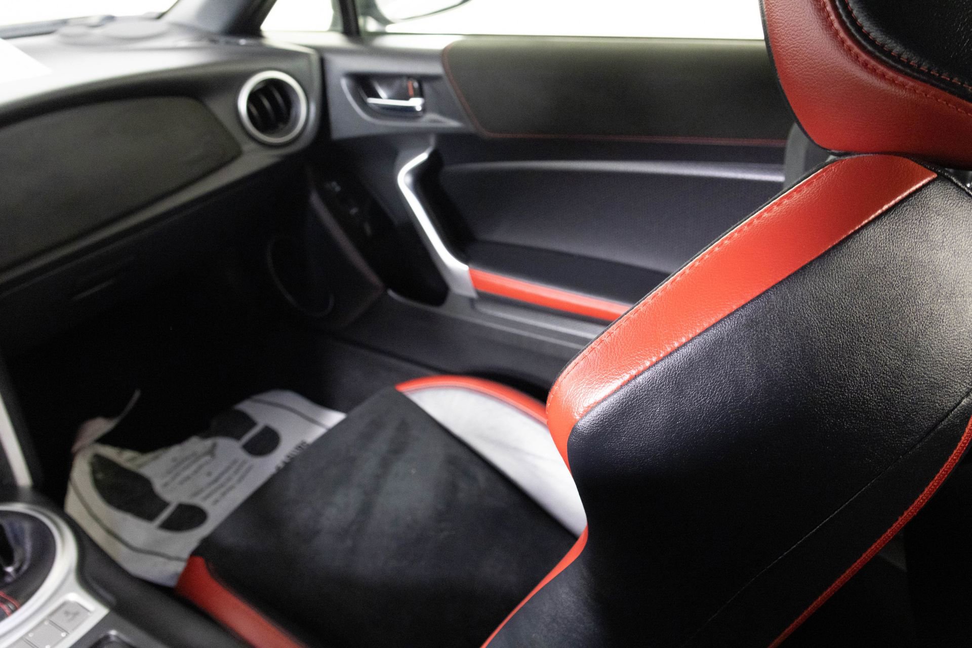 Used 2020 Toyota 86 image 32