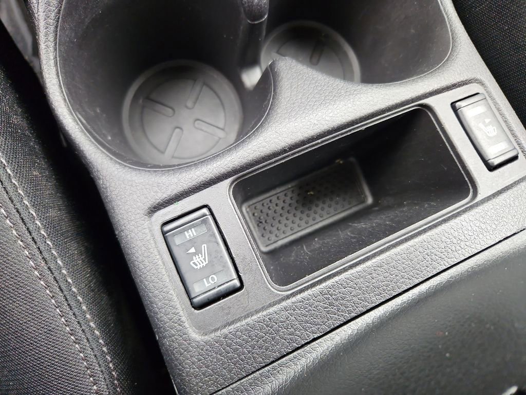 Used 2020 Nissan Rogue SV image 19