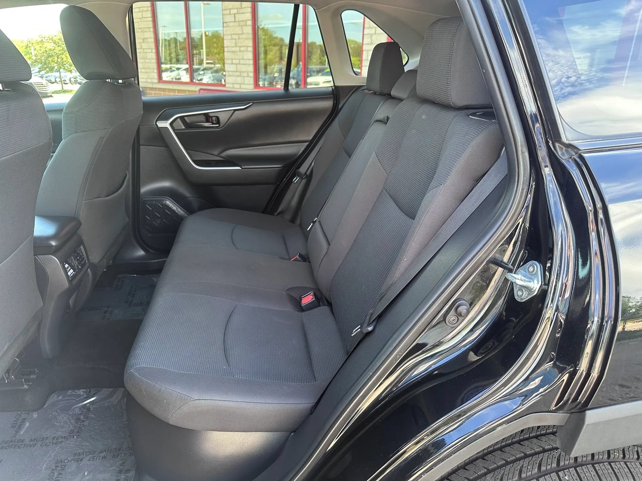 Used 2021 Toyota RAV4 LE AWD/4WD image 12