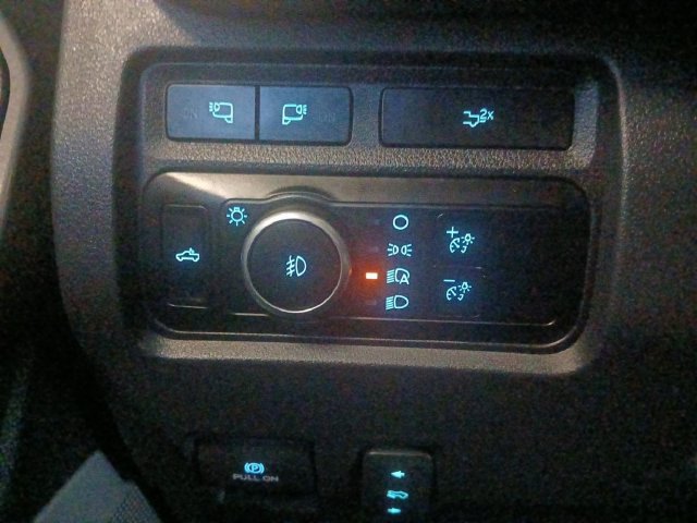 Used 2024 Ford F250 Lariat w/ Sport Appearance Package AWD/4WD image 8