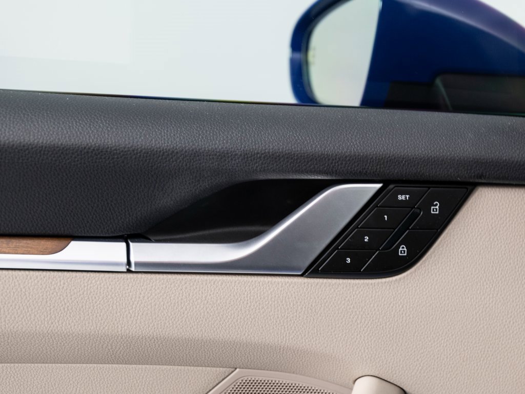 Certified 2025 Porsche 911 Carrera image 33