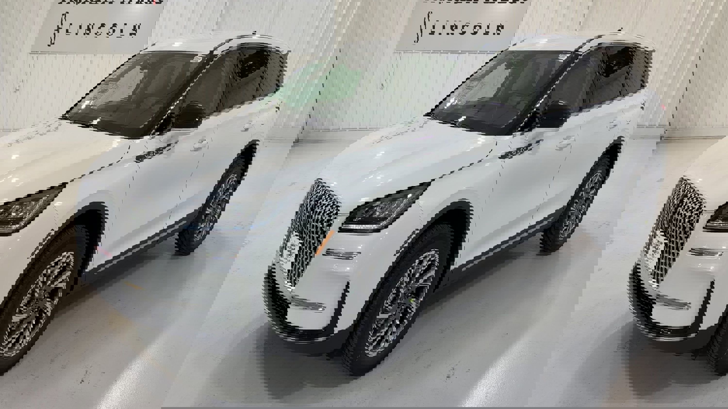 New 2026 Lincoln Corsair Premiere image 5