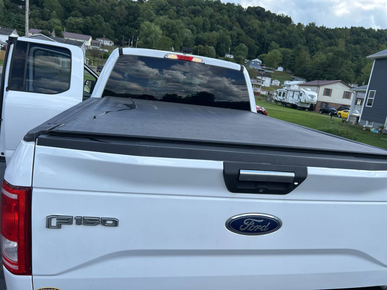 Used 2017 Ford F150 XLT w/ Equipment Group 301A Mid image 15