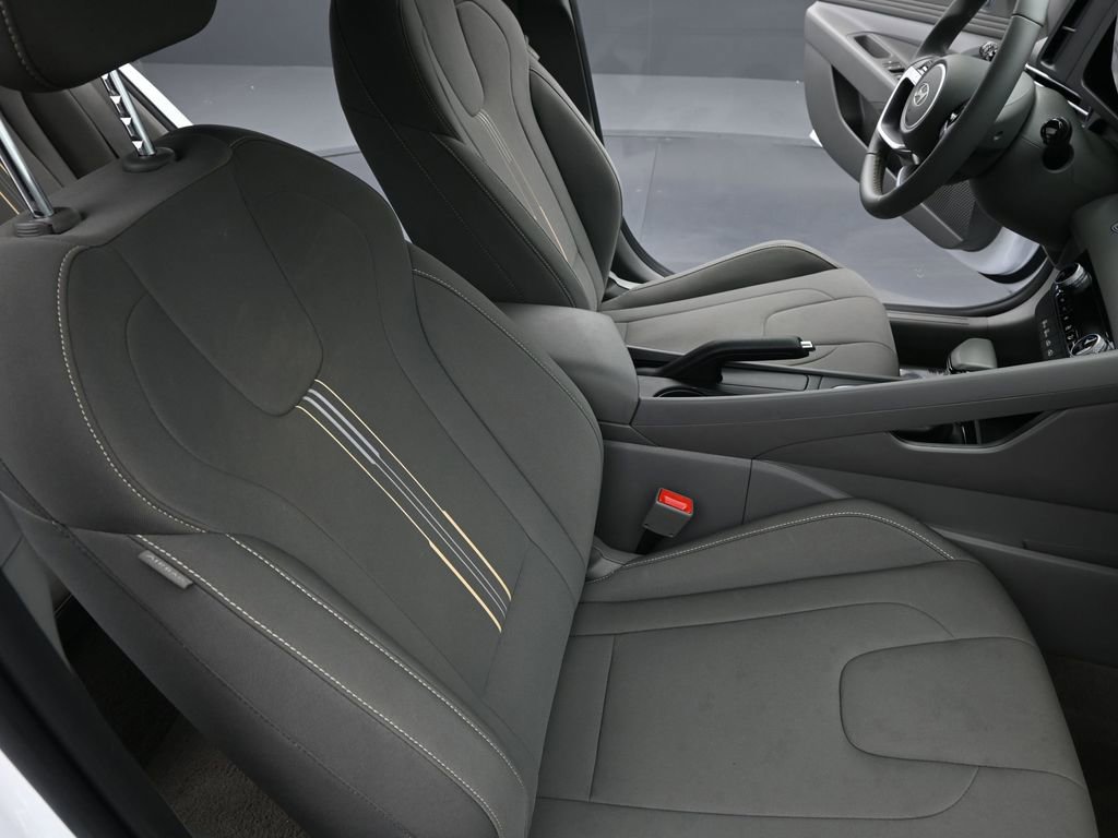 Certified 2026 Hyundai Elantra Sport FWD image 26