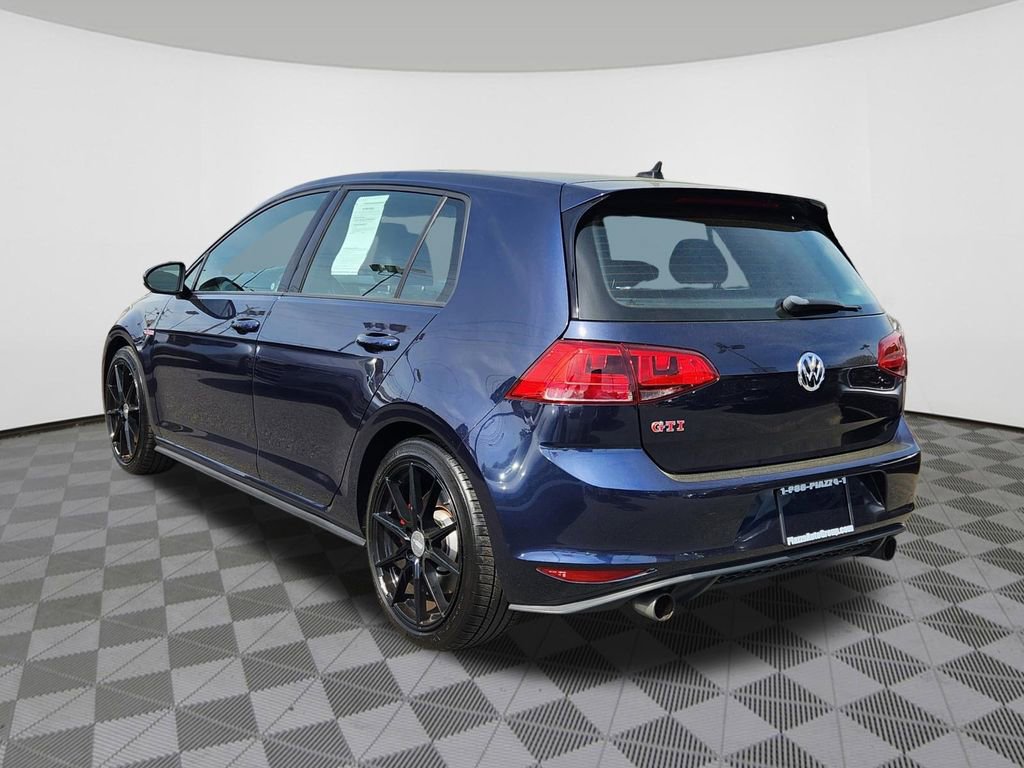 Used 2017 Volkswagen GTI SE image 3