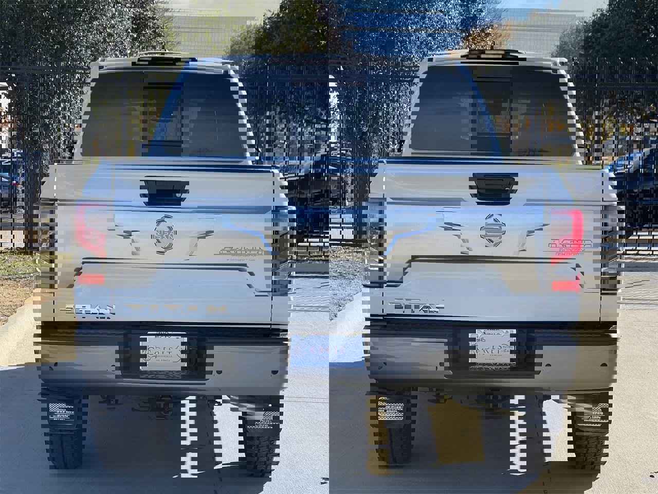 Certified 2024 Nissan Titan Platinum Reserve w/ Moonroof Package image 5