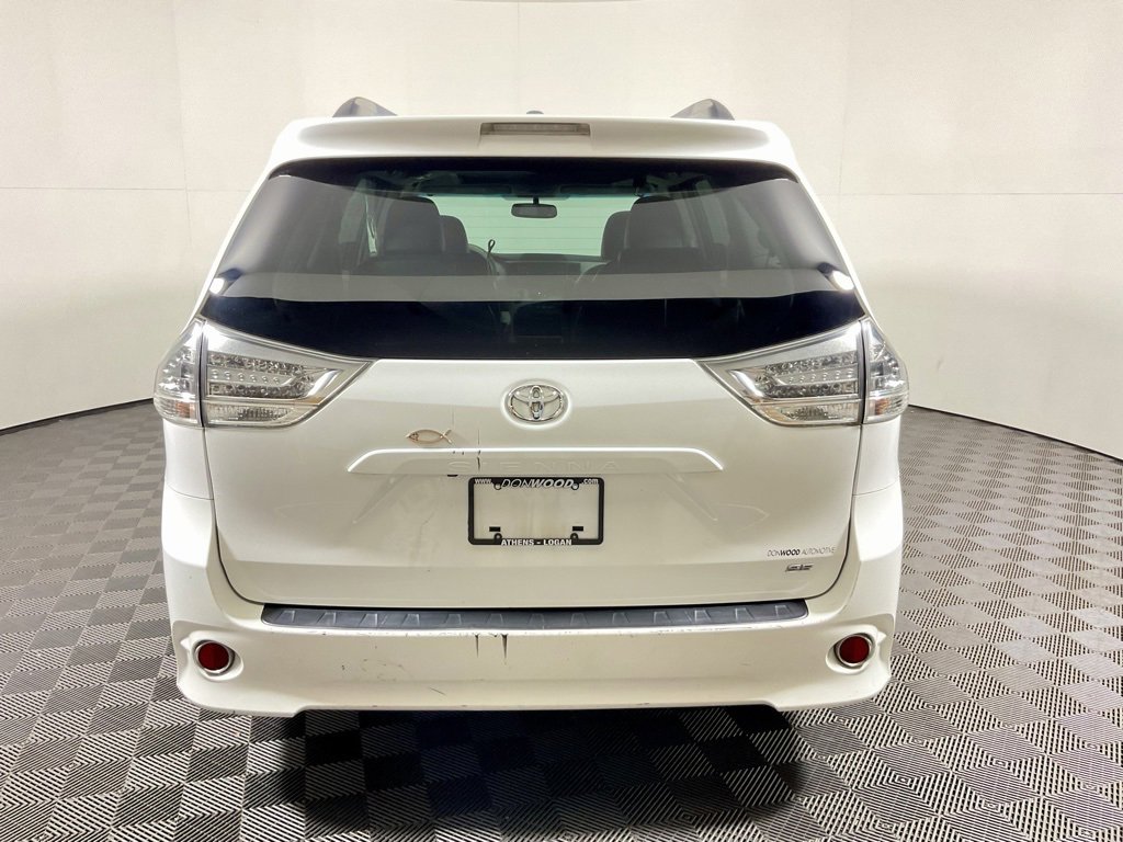 Used 2012 Toyota Sienna SE image 10
