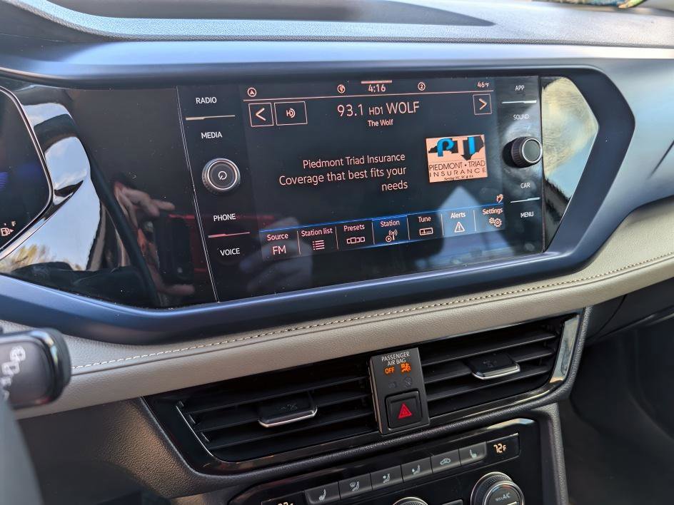 Used 2024 Volkswagen Taos SE image 25