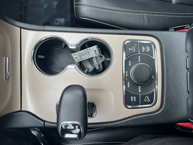 Used 2014 Jeep Grand Cherokee Overland w/ Advanced Technology Group AWD/4WD image 11
