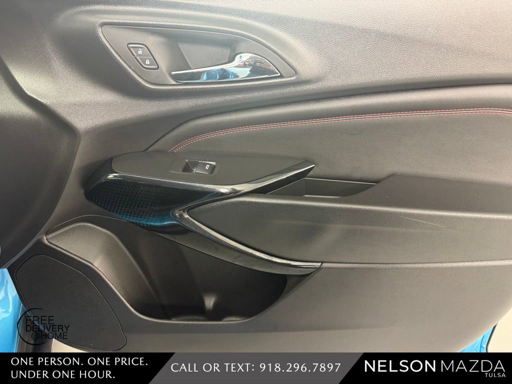 Used 2025 Chevrolet Trax RS w/ Driver Confidence Package image 44