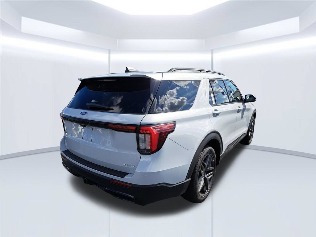 New 2026 Ford Explorer ST-Line w/ ST-Line Street Pack AWD/4WD video 2