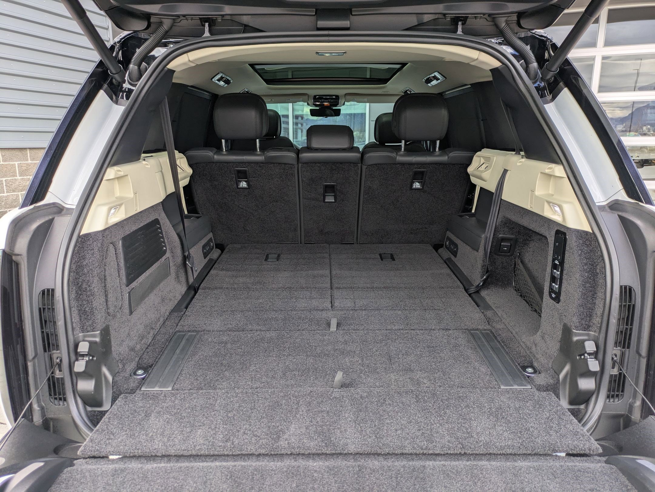 Certified 2022 Land Rover Range Rover Long Wheelbase SE image 30