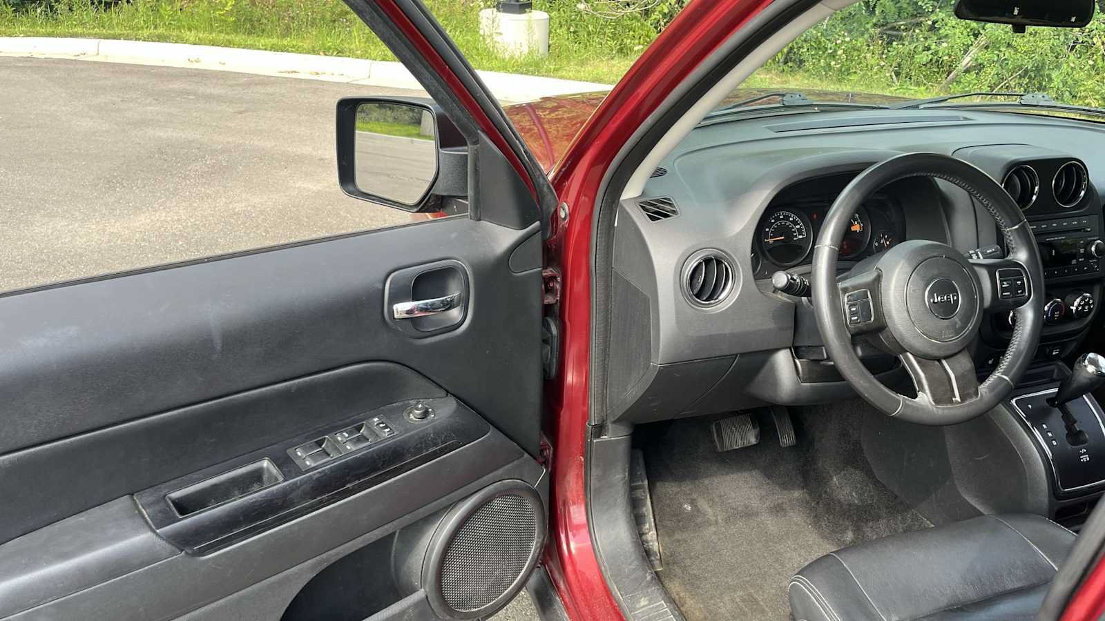 Used 2015 Jeep Patriot High Altitude AWD/4WD image 16