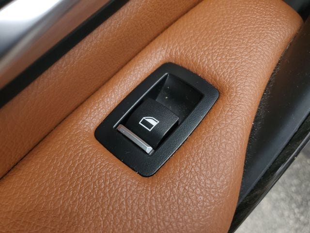 Used 2017 BMW 330i Sedan RWD image 14