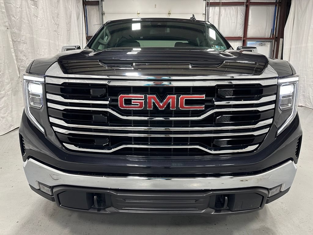 Used 2025 GMC Sierra 1500 SLT AWD/4WD image 2
