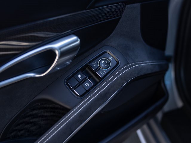 Used 2025 Porsche 718 Cayman GT4 image 41