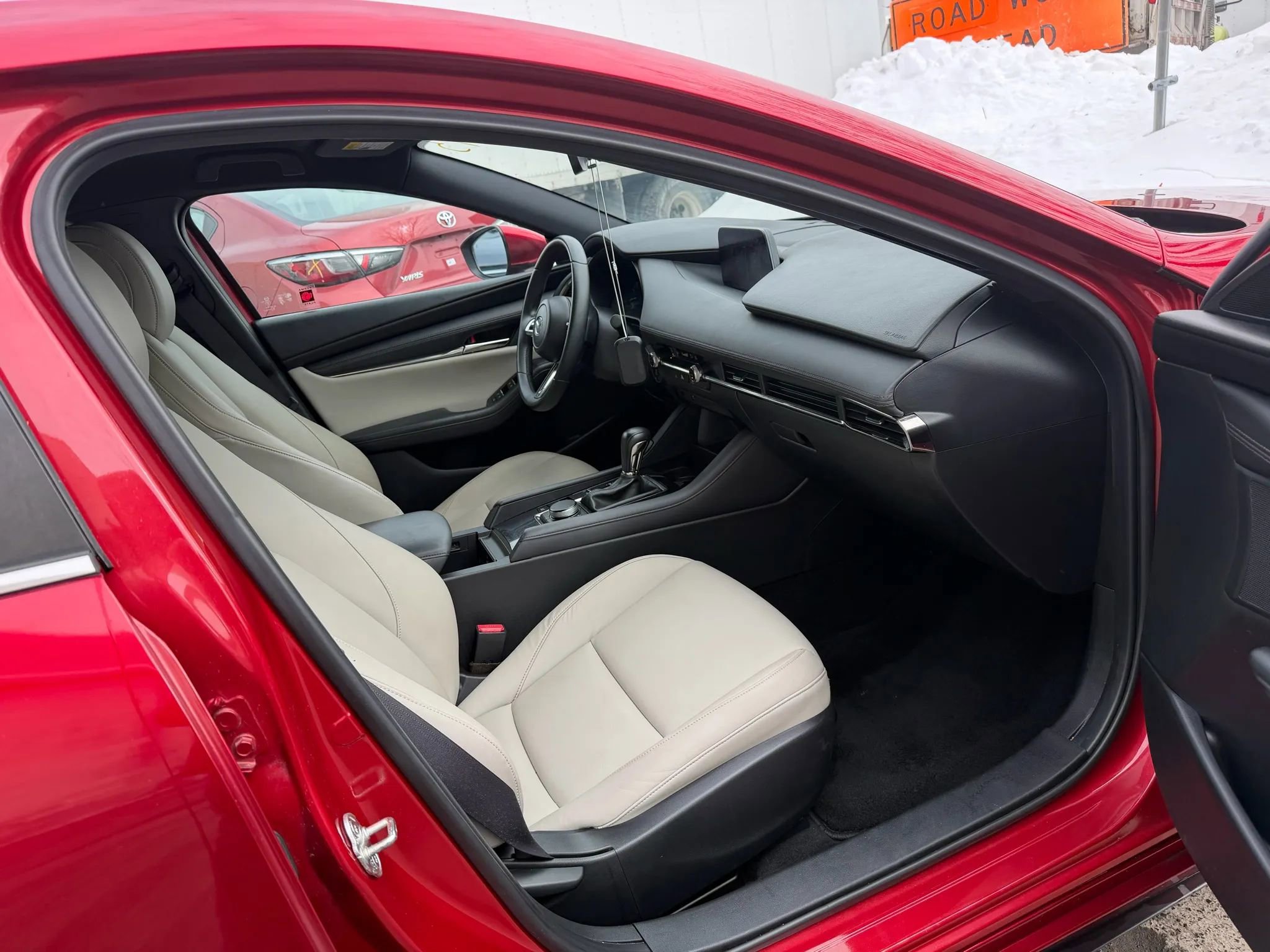 Used 2019 MAZDA MAZDA3 Hatchback 4D image 27