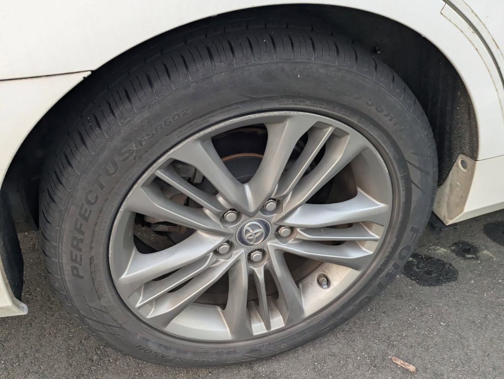 Used 2017 Toyota Camry SE image 9