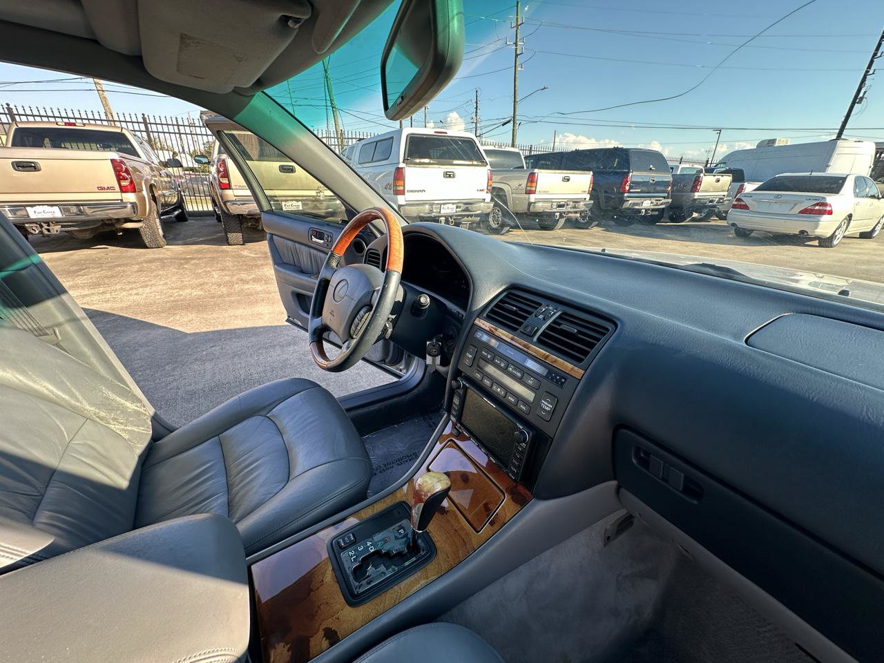 Used 1999 Lexus LS 400 w/ Premium Pkg RWD image 22