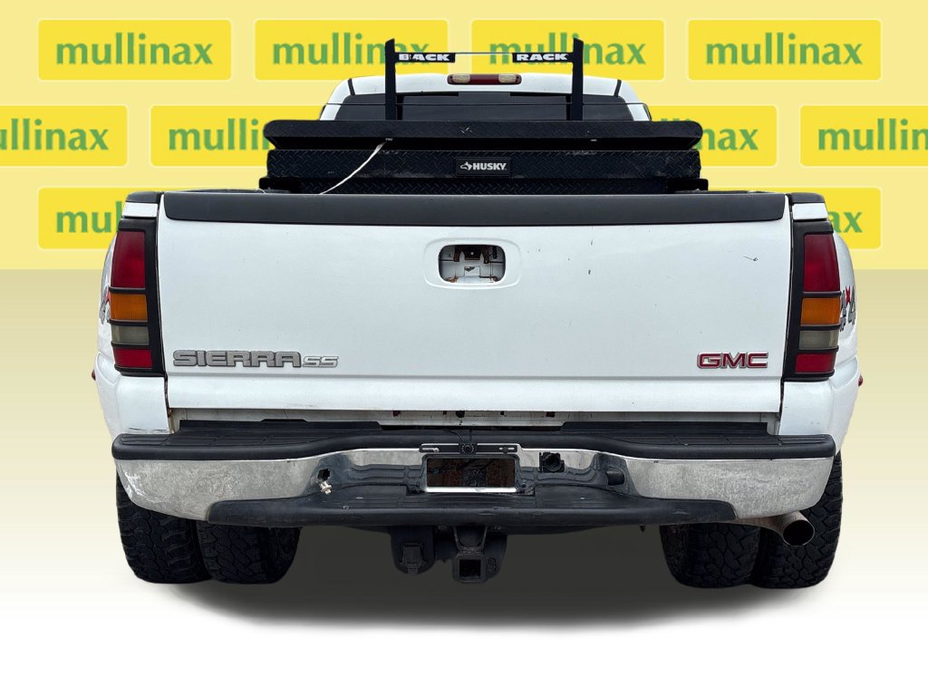 Used 2004 GMC Sierra 3500 SLT w/ Skid Plate Package AWD/4WD image 9