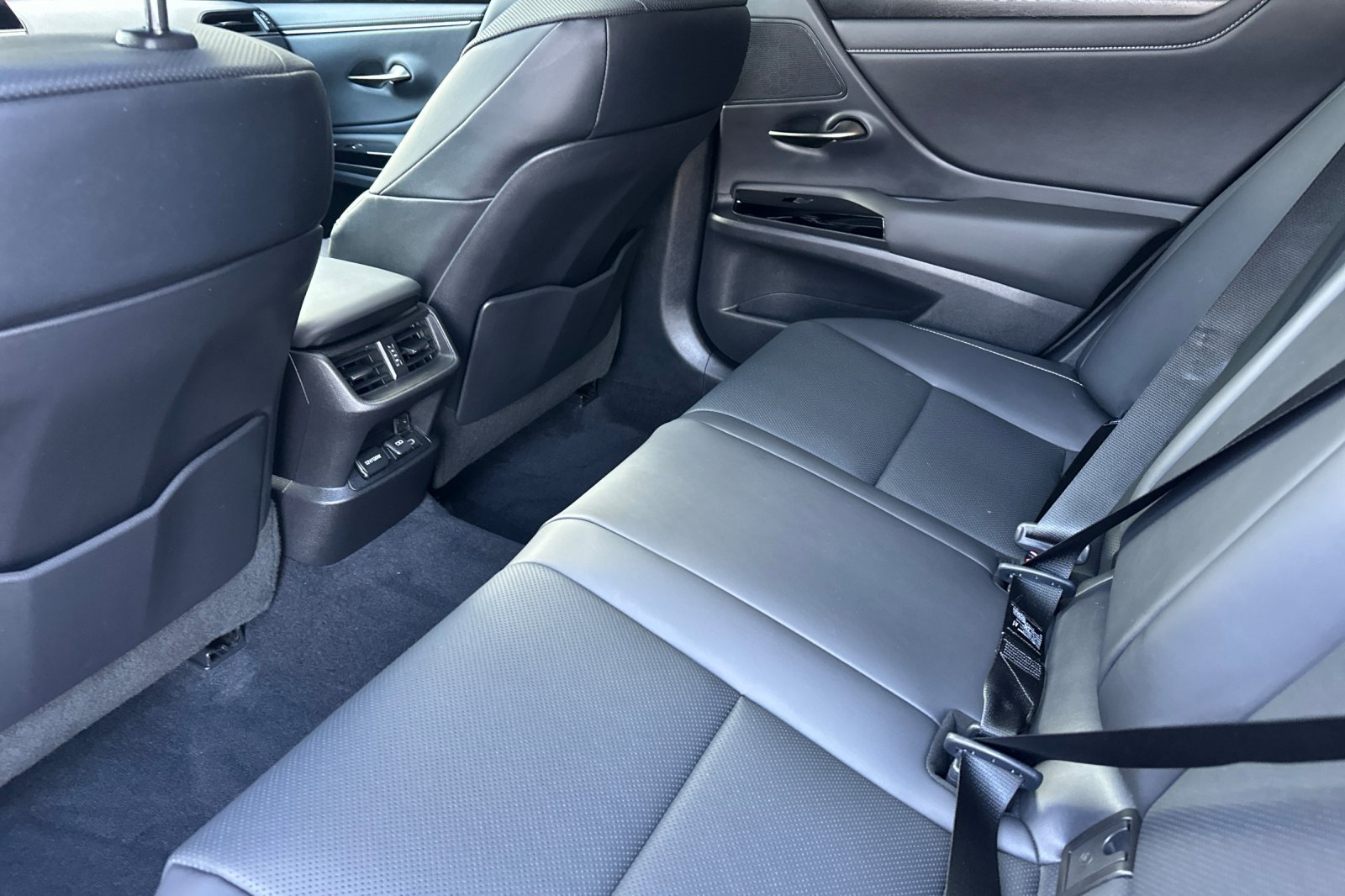 Used 2022 Lexus ES 300h ES 300h image 12