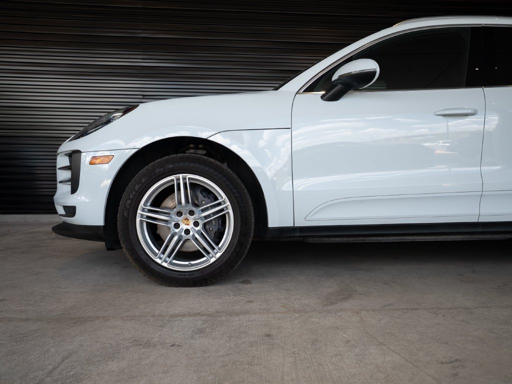 Certified 2021 Porsche Macan AWD/4WD image 11