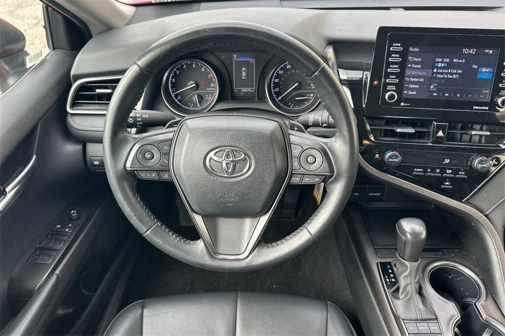 Used 2024 Toyota Camry SE image 14