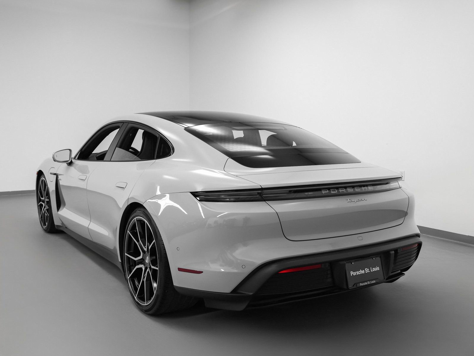 New 2025 Porsche Taycan image 3