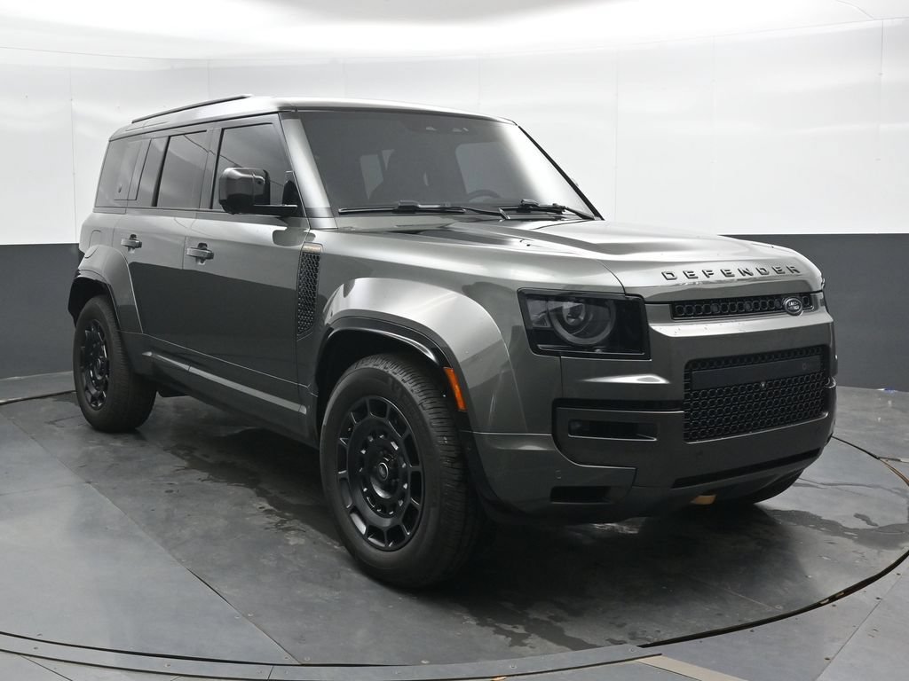 Used 2025 Land Rover Defender 110 AWD/4WD image 5