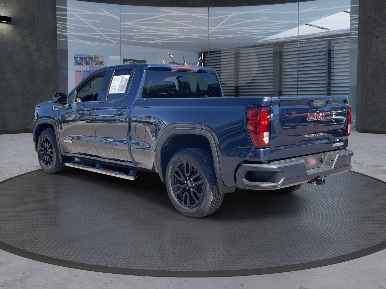 Used 2021 GMC Sierra 1500 Elevation RWD image 4