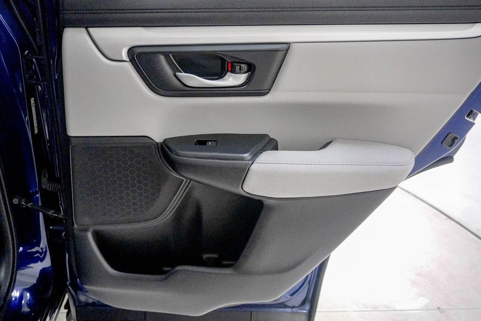 Used 2020 Honda CR-V LX image 31