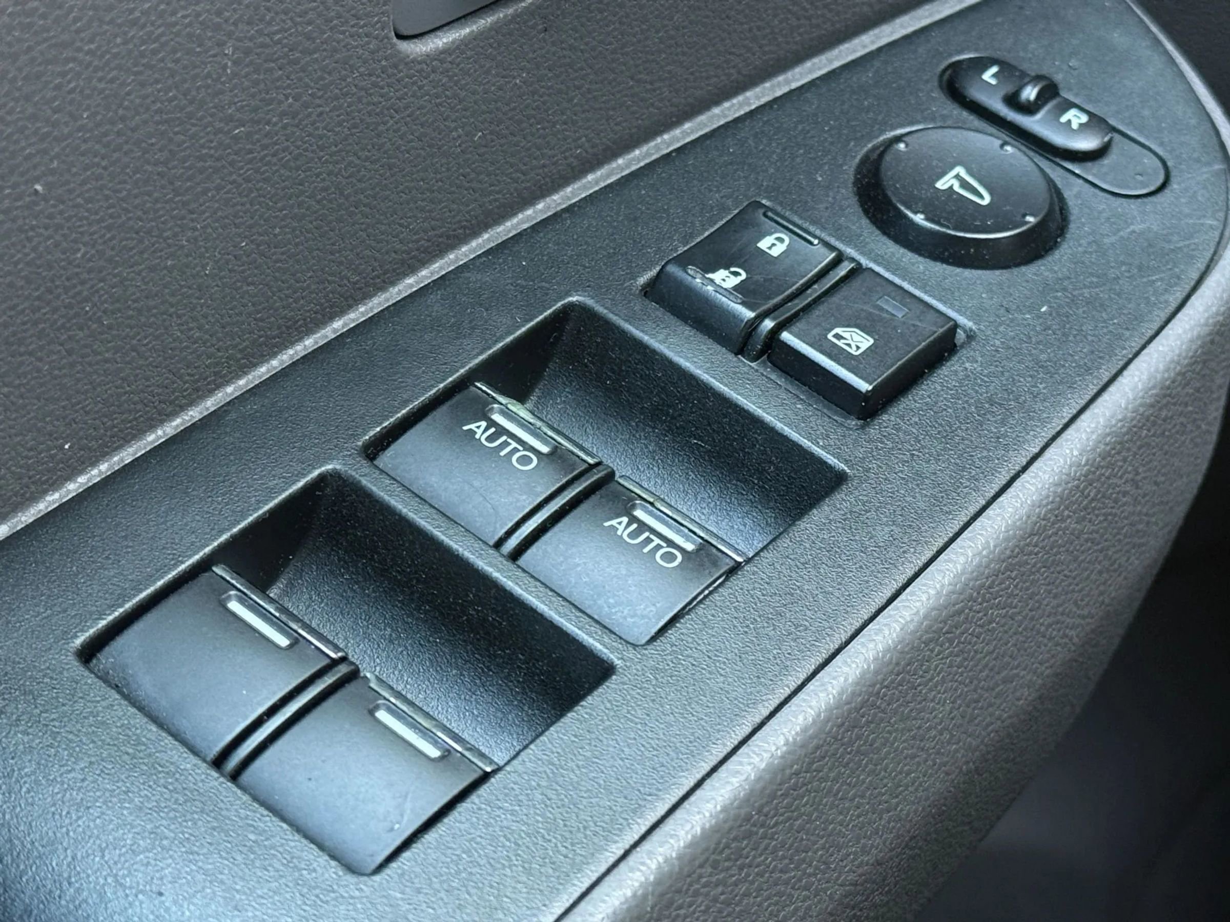 Used 2015 Honda Odyssey EX-L image 22