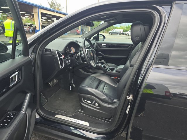 Used 2021 Porsche Cayenne S image 5